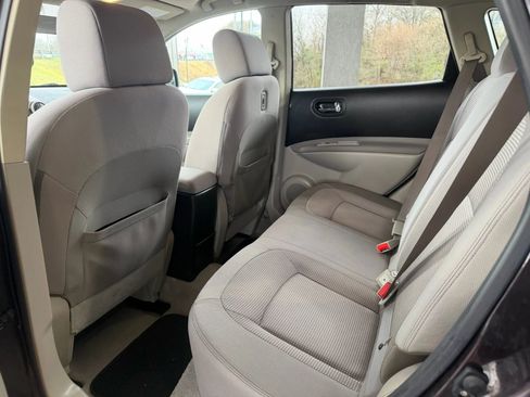 Used 2011 Nissan Rogue SV w/ Premium Pkg image 21