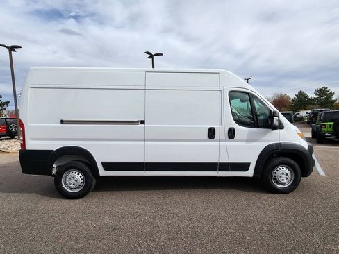 Used 2025 RAM ProMaster 2500 w/ Convenience Group image 2