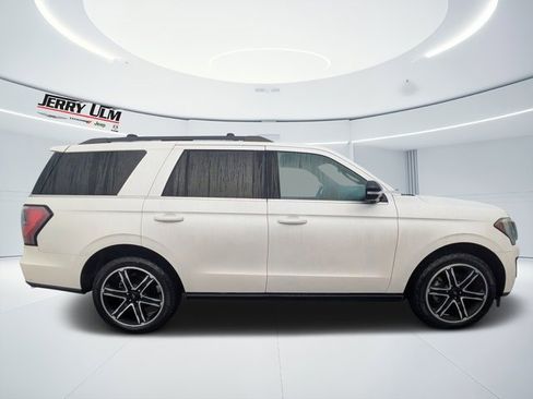 Used 2019 Ford Expedition Limited w/ Equipment Group 303A image 2