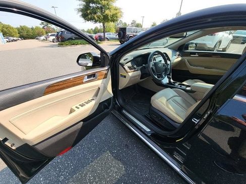 Used 2017 Hyundai Sonata Limited w/ Ultimate Package 02 FWD image 19