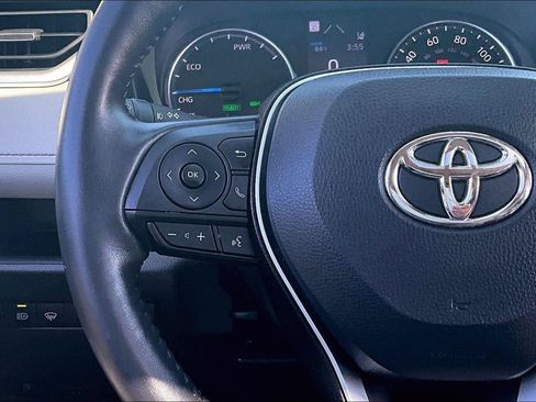 Used 2022 Toyota RAV4 XLE Premium AWD/4WD image 12