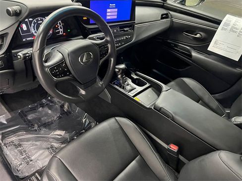 Certified 2025 Lexus ES 350 w/ Premium Package image 16