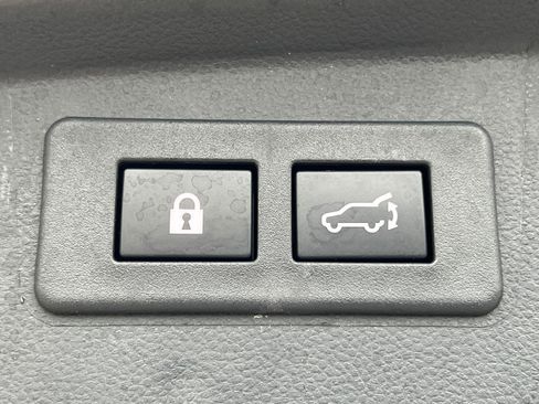 Used 2023 Subaru Outback Premium image 19