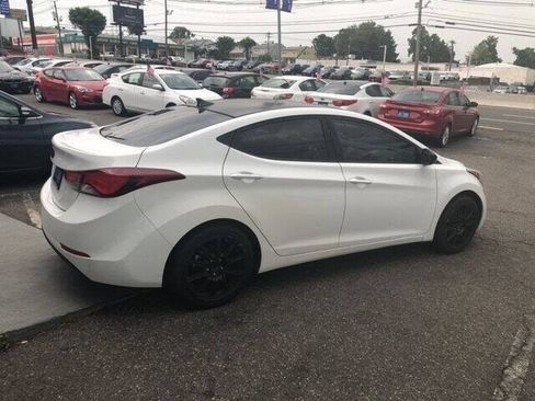 Used 2014 Hyundai Elantra SE FWD image 4
