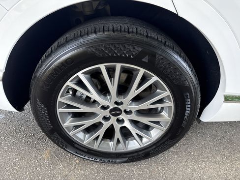 Used 2025 Genesis GV80 2.5T Standard AWD/4WD image 18