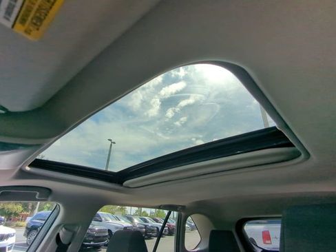 Used 2021 Toyota RAV4 XLE w/ Convenience Package FWD image 24