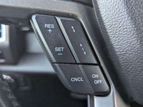 Used 2021 Ford Expedition Max XLT image 30