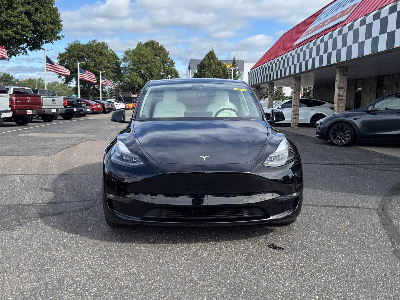 Used 2022 Tesla Model Y Performance AWD/4WD image 2