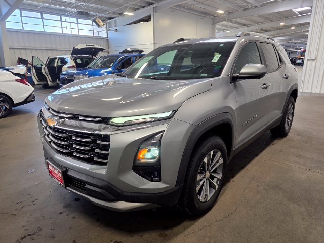 Used 2025 Chevrolet Equinox LT w/ Convenience Package II AWD/4WD image 7