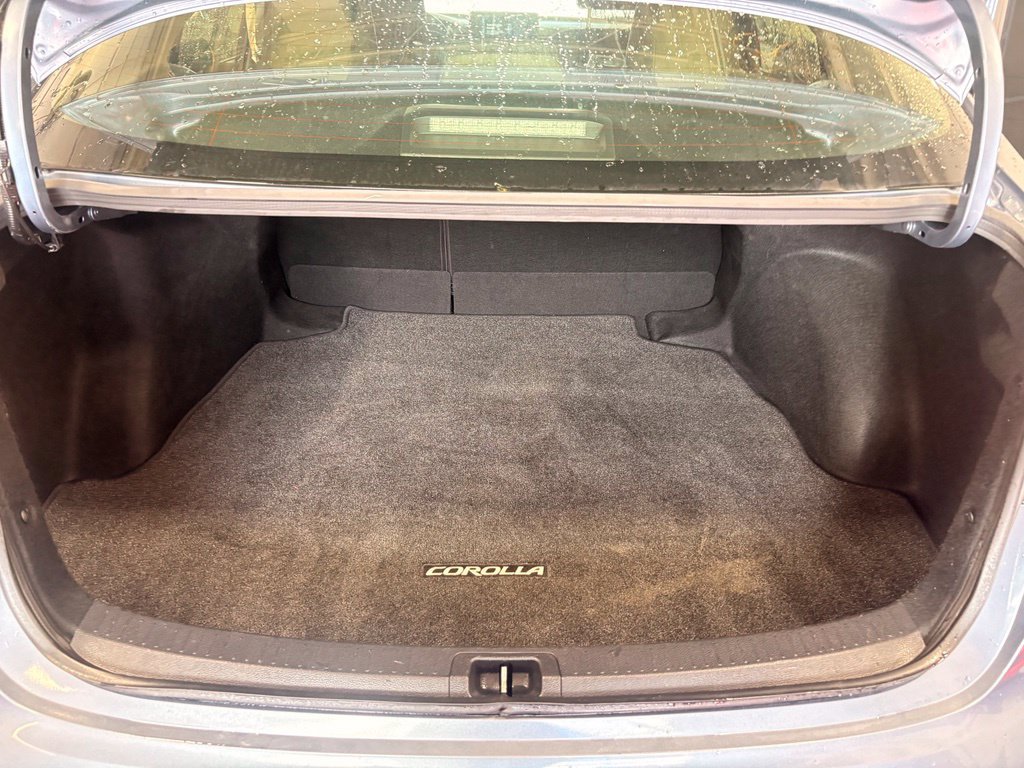 Used 2025 Toyota Corolla LE w/ Carpet Mat Package (TMS) FWD image 31