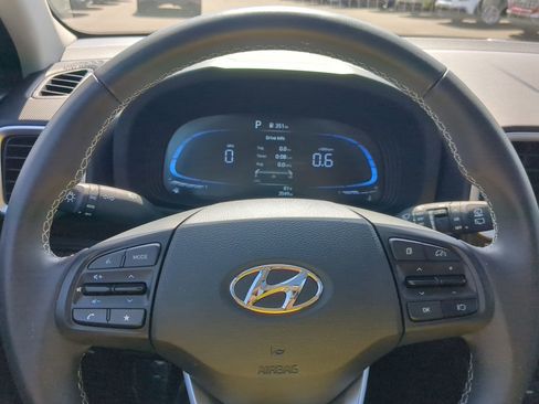 New 2025 Hyundai Venue SEL image 28