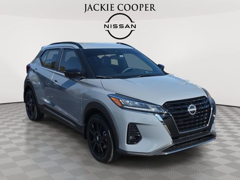 Certified 2024 Nissan Kicks SR w/ SR Premium Package image 3