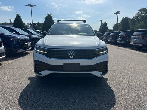 Used 2022 Volkswagen Tiguan SE R-Line AWD/4WD image 6