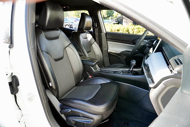 Used 2024 Jeep Compass Latitude AWD/4WD image 19