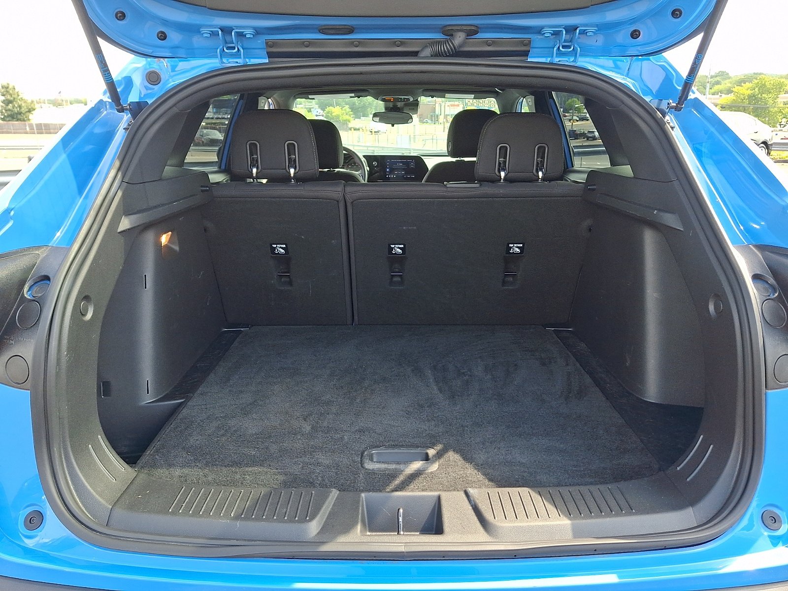 Used 2024 Chevrolet Trax RS FWD image 28