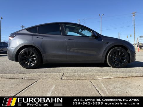 Used 2023 Tesla Model Y Long Range image 23