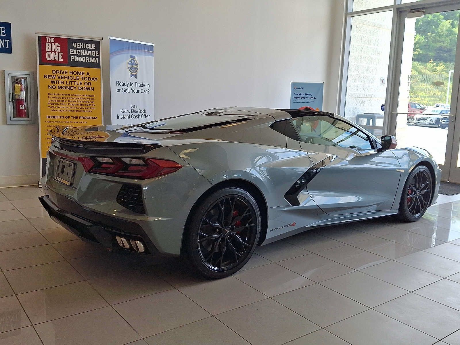 Used 2024 Chevrolet Corvette Stingray Preferred Cpe w/ Battery Protection Package RWD image 6