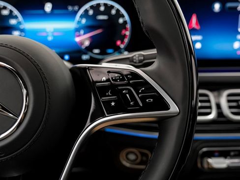 Used 2026 Mercedes-Benz Maybach GLS 600 4MATIC image 14