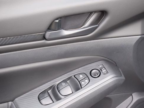 New 2025 Nissan Altima 2.5 S image 10