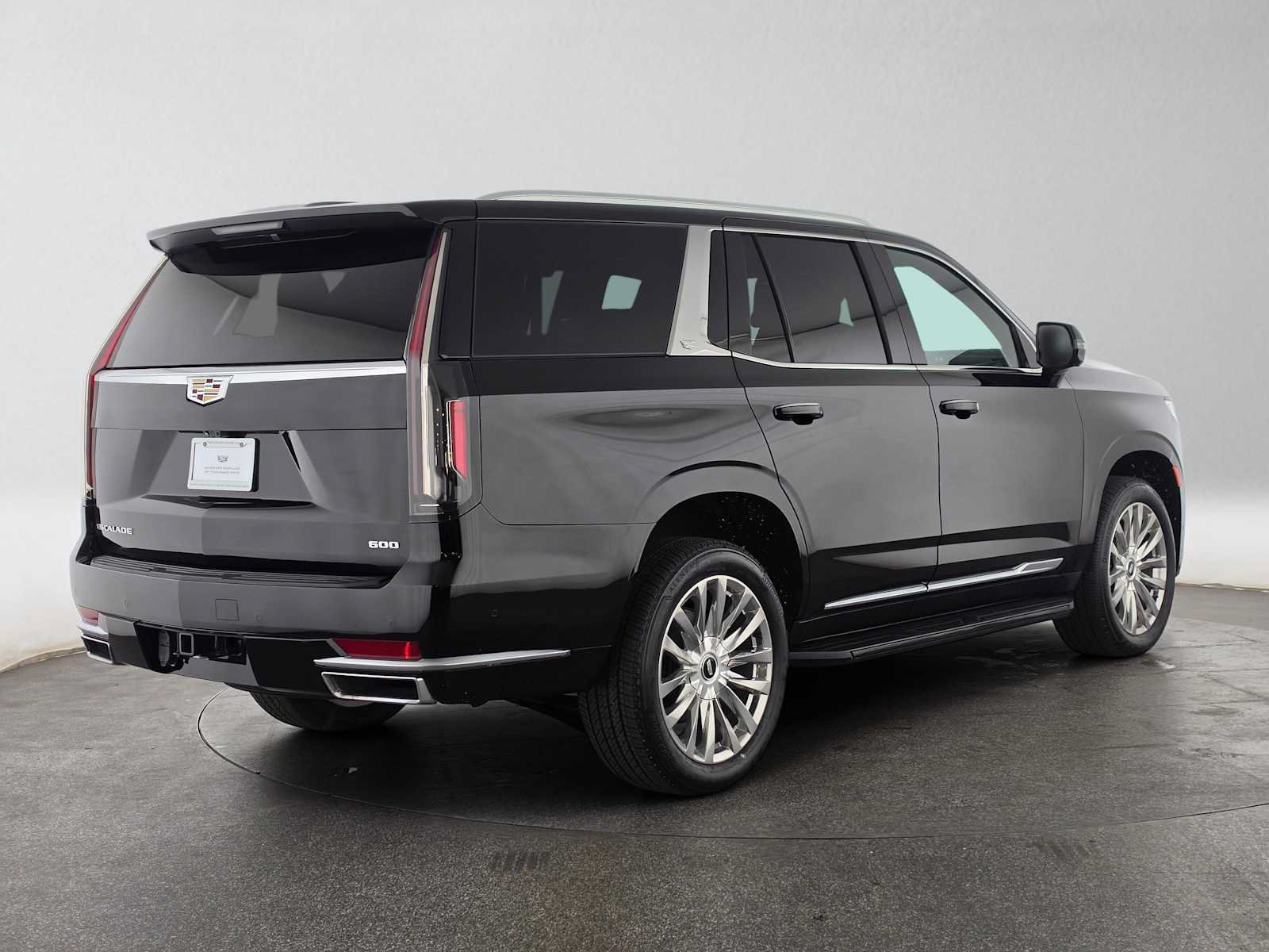 Used 2023 Cadillac Escalade Premium Luxury AWD/4WD image 3