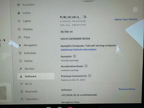 Used 2022 Tesla Model 3 Long Range AWD/4WD image 4