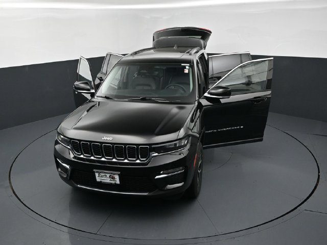 Used 2023 Jeep Grand Cherokee Limited w/ Trailer Tow Prep Group (B) AWD/4WD image 25