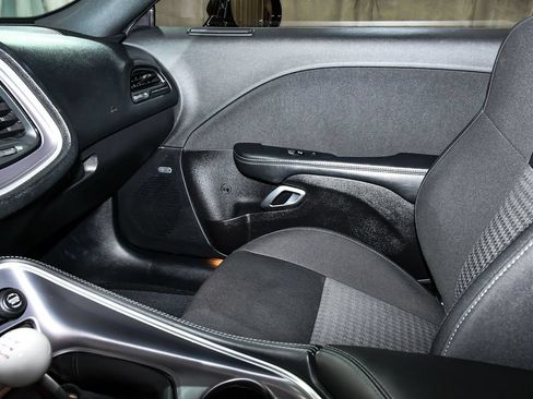 Used 2019 Dodge Challenger R/T Scat Pack RWD image 39