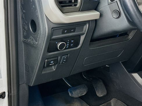 Used 2024 Ford Expedition Max XLT image 17