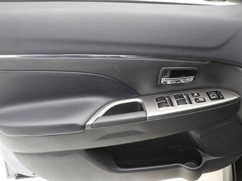 Used 2025 Mitsubishi Outlander Sport AWD image 15