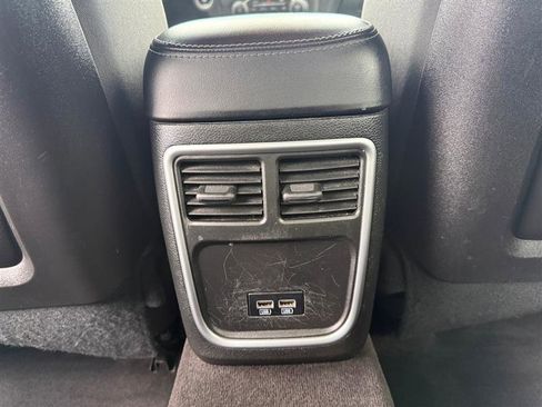 Used 2018 Dodge Charger GT image 31