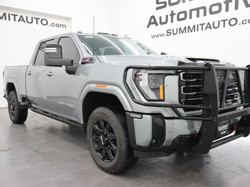 Used 2025 GMC Sierra 2500 AT4 w/ AT4 Premium Plus Package AWD/4WD image 2