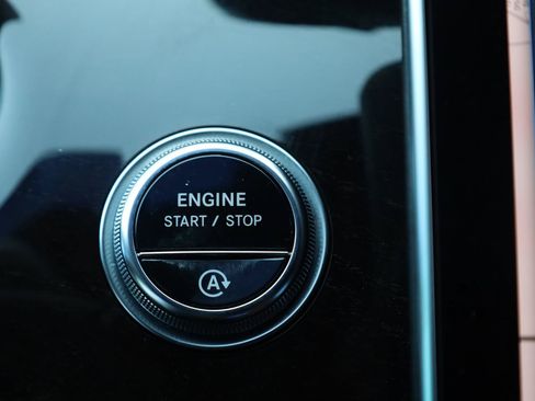 Used 2022 Mercedes-Benz C 300 Sedan image 37