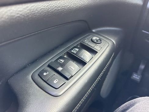 Used 2018 Jeep Grand Cherokee Laredo image 18