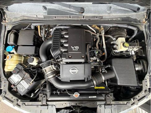 Used 2013 Nissan Frontier SV w/ SV Value Truck Pkg RWD image 23
