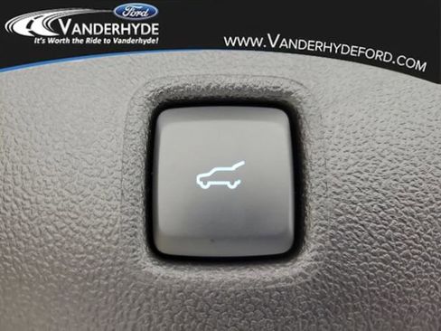 New 2026 Ford Escape SE FWD image 8