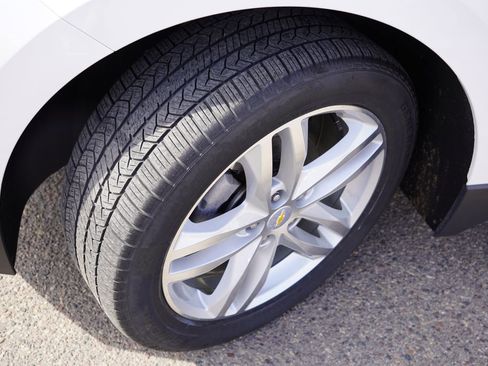 Used 2018 Chevrolet Equinox Premier image 13