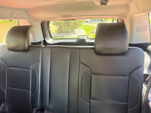 Used 2016 GMC Yukon XL SLT w/ Open Road Package AWD/4WD image 22