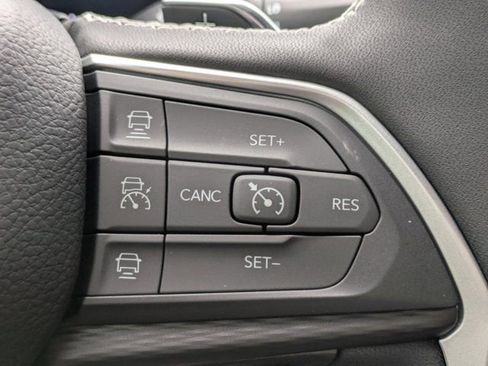 New 2025 Jeep Grand Cherokee Altitude image 23