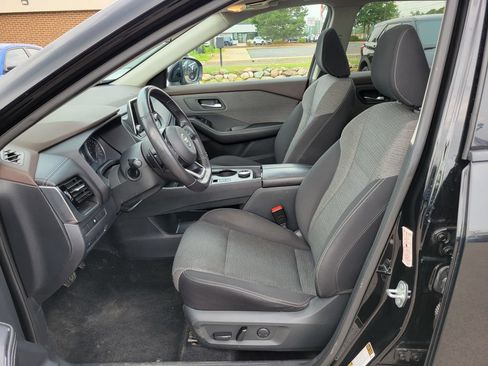 Used 2021 Nissan Rogue SV AWD/4WD image 2