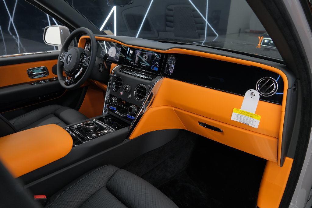 Used 2026 Rolls-Royce Cullinan AWD/4WD image 42