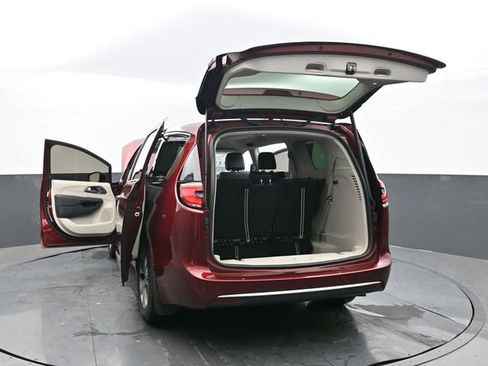 Used 2023 Chrysler Pacifica Touring-L AWD/4WD image 60
