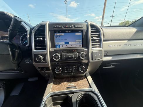 Used 2018 Ford F350 Lariat w/ Lariat Ultimate Package AWD/4WD image 17