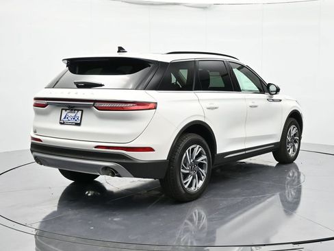 New 2026 Lincoln Corsair Premiere image 6