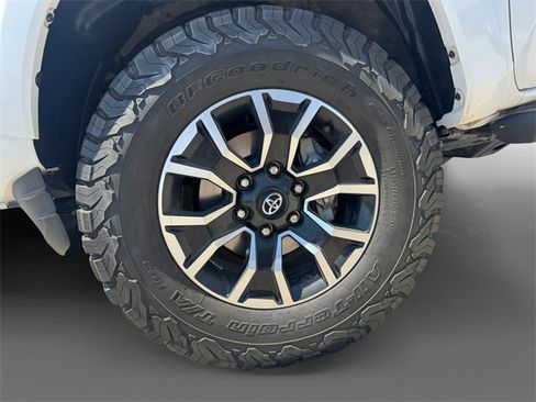 Used 2022 Toyota Tacoma TRD Sport image 14