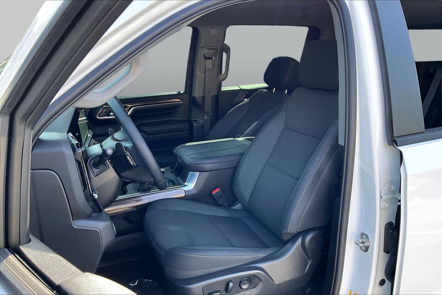 Used 2024 Chevrolet Silverado 1500 LT Trail Boss w/ Protection Package AWD/4WD image 24