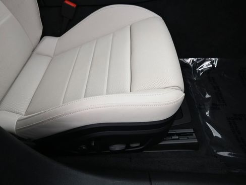 Certified 2026 Porsche Panamera 4 AWD/4WD image 32