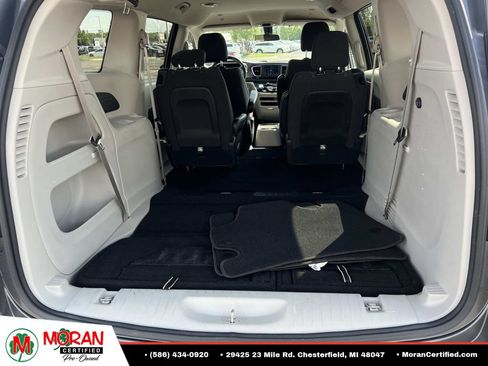 Used 2020 Chrysler Voyager LX FWD image 11