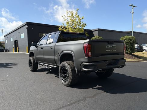 Used 2025 GMC Sierra 1500 Elevation w/ Elevation Premium Package AWD/4WD image 13