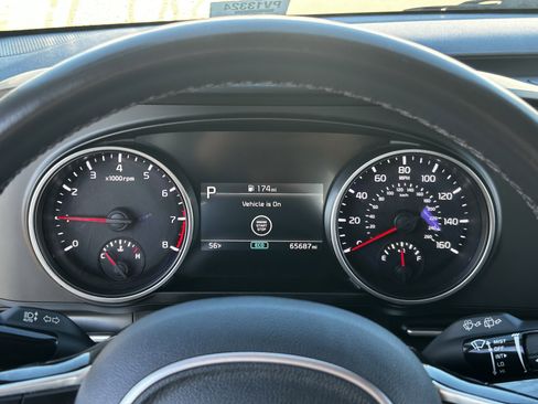 Used 2024 Kia Carnival LX image 28