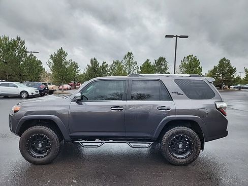 Used 2018 Toyota 4Runner TRD Off-Road Premium image 9